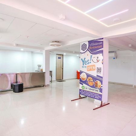 Fabhotel Vrundavan, Athwa Bhatha Zewnętrze zdjęcie
