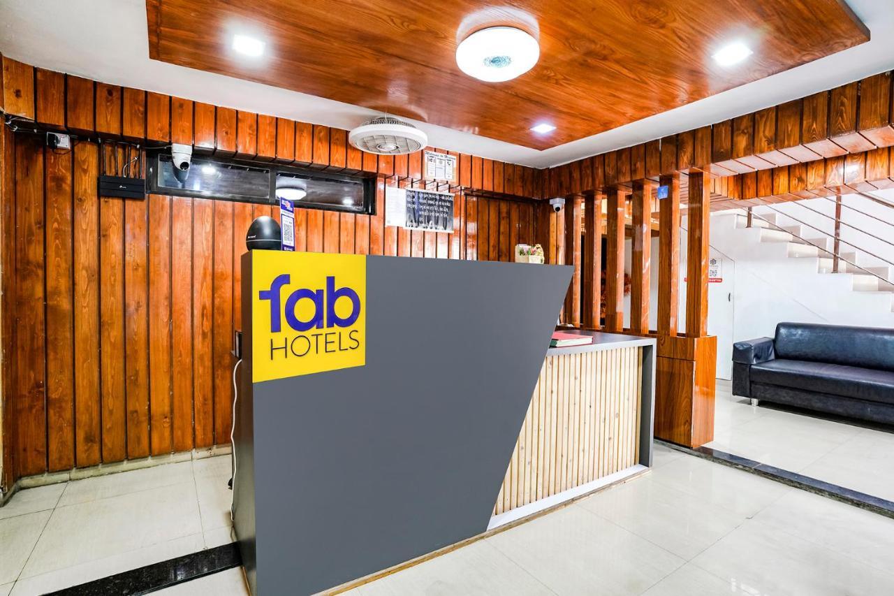 Fabhotel Vrundavan, Athwa Bhatha Zewnętrze zdjęcie