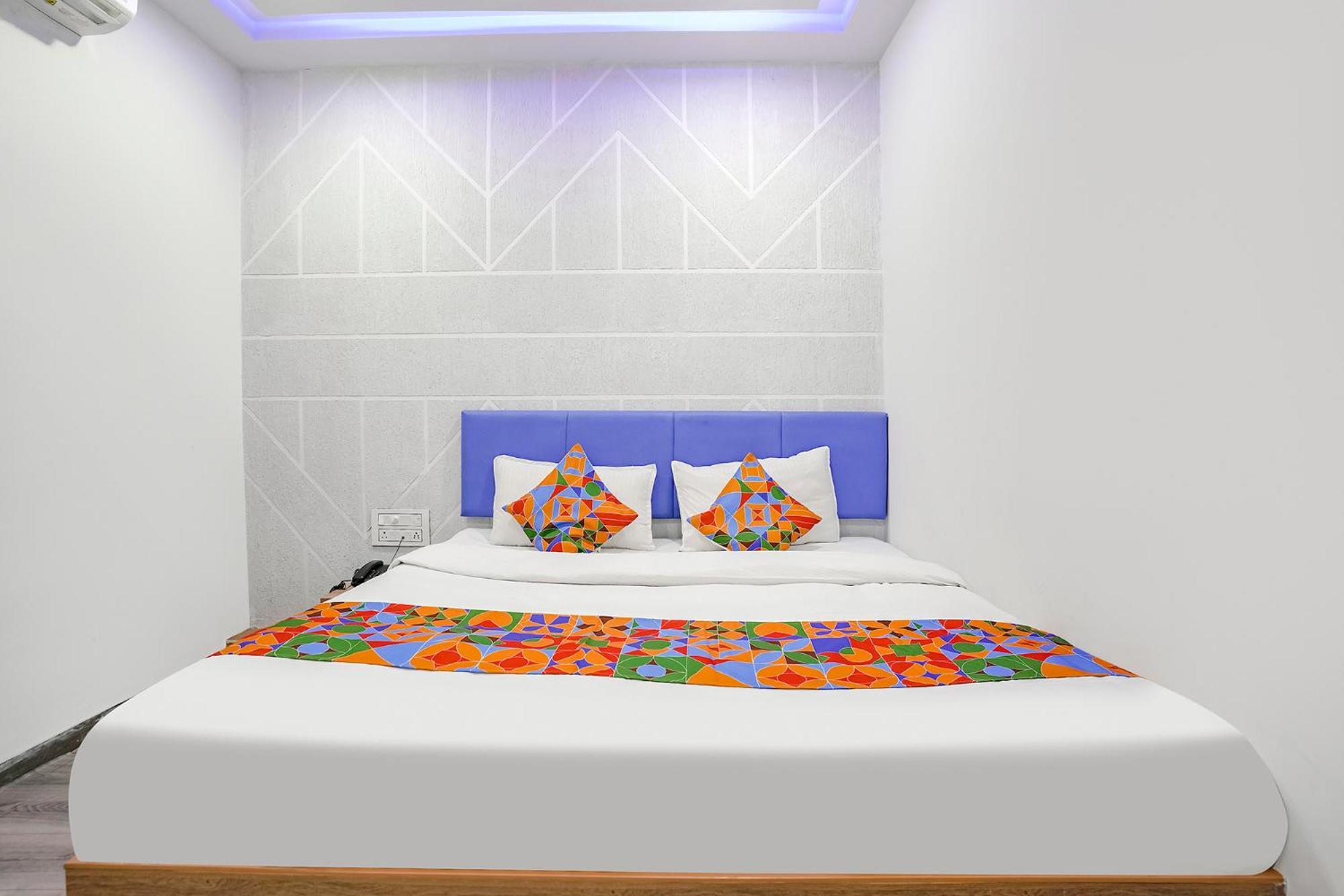 Fabhotel Vrundavan, Athwa Bhatha Zewnętrze zdjęcie