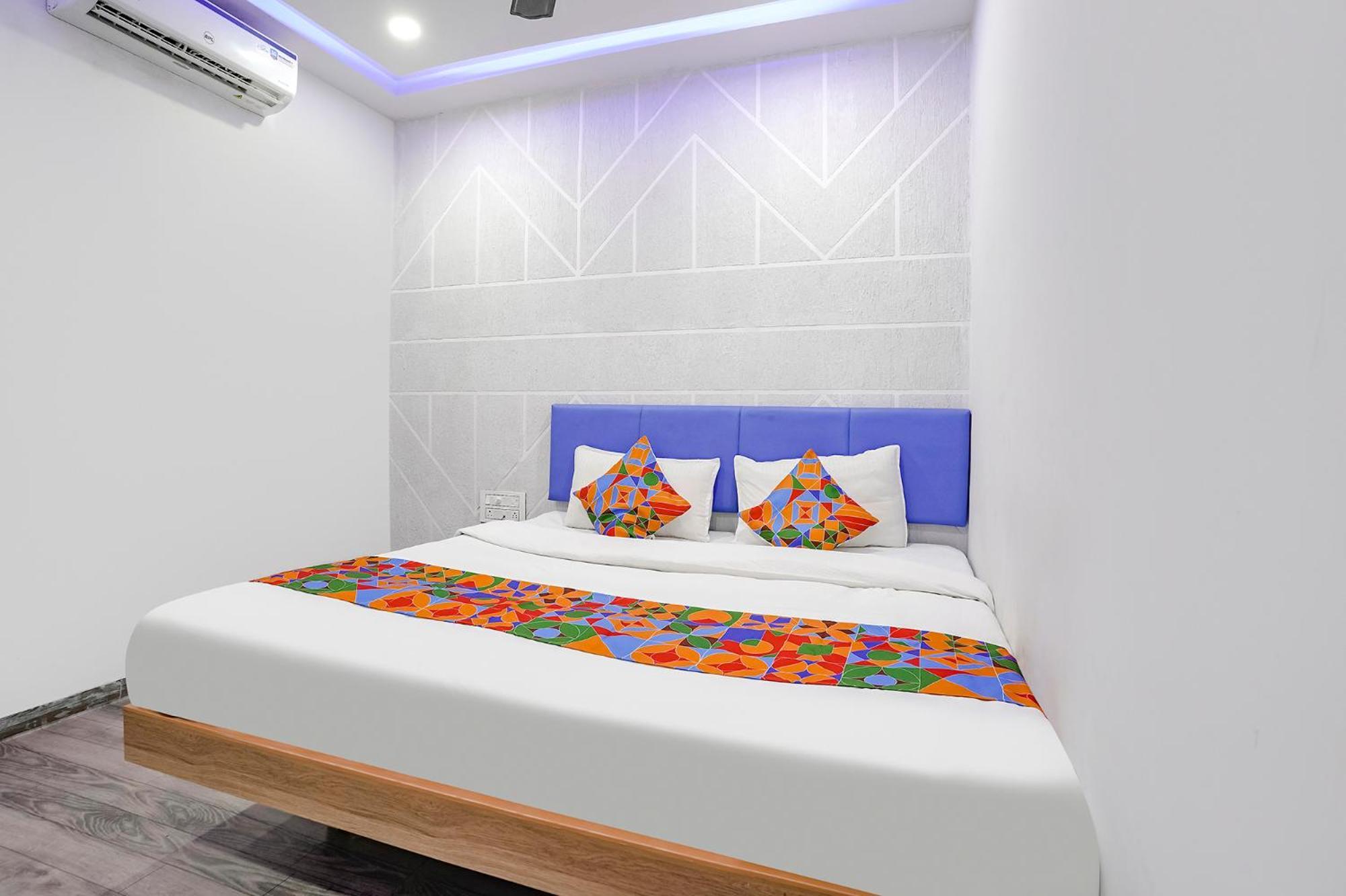 Fabhotel Vrundavan, Athwa Bhatha Zewnętrze zdjęcie