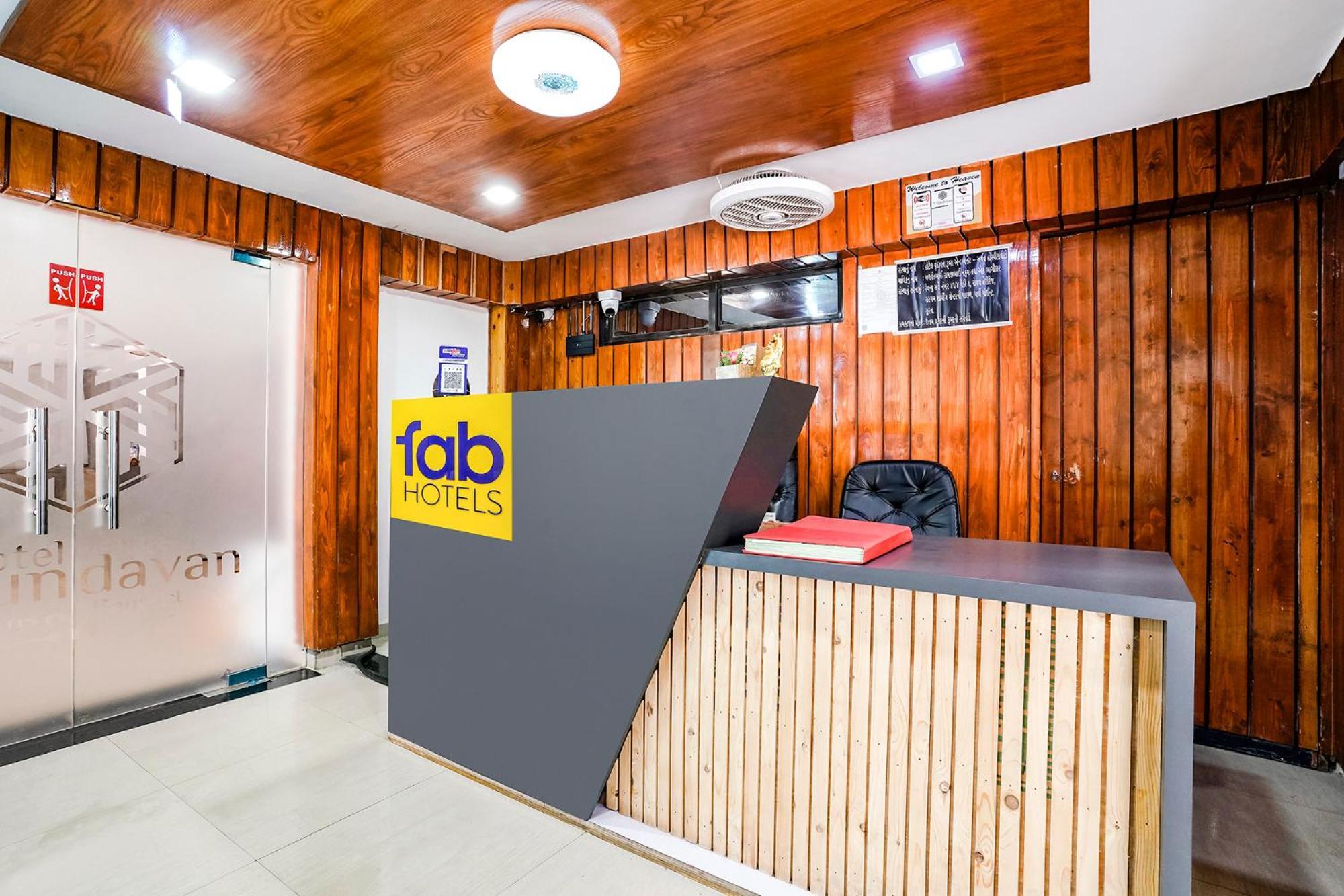 Fabhotel Vrundavan, Athwa Bhatha Zewnętrze zdjęcie