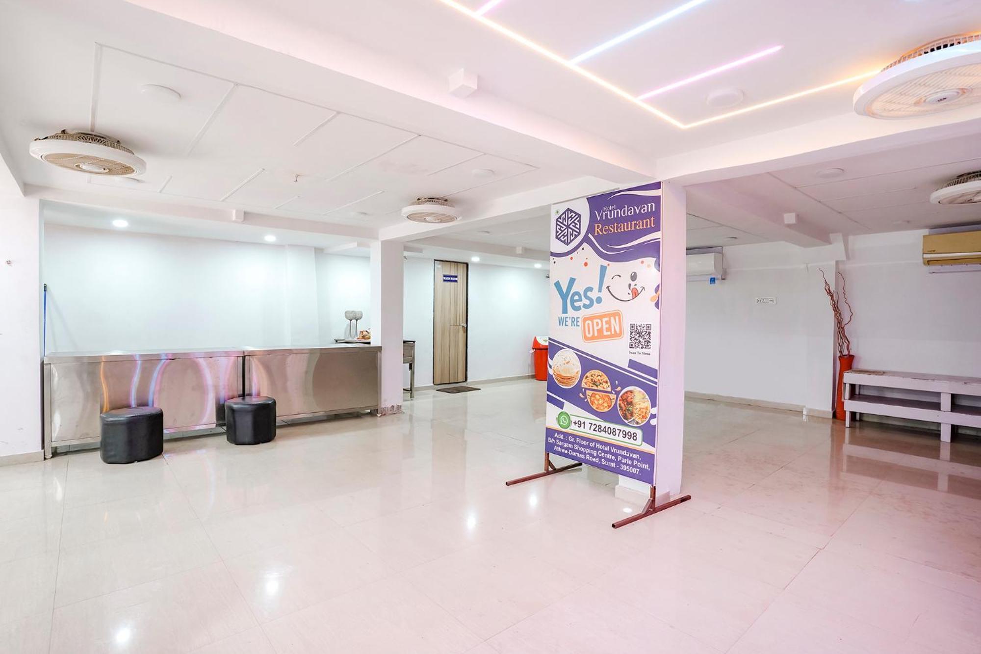 Fabhotel Vrundavan, Athwa Bhatha Zewnętrze zdjęcie