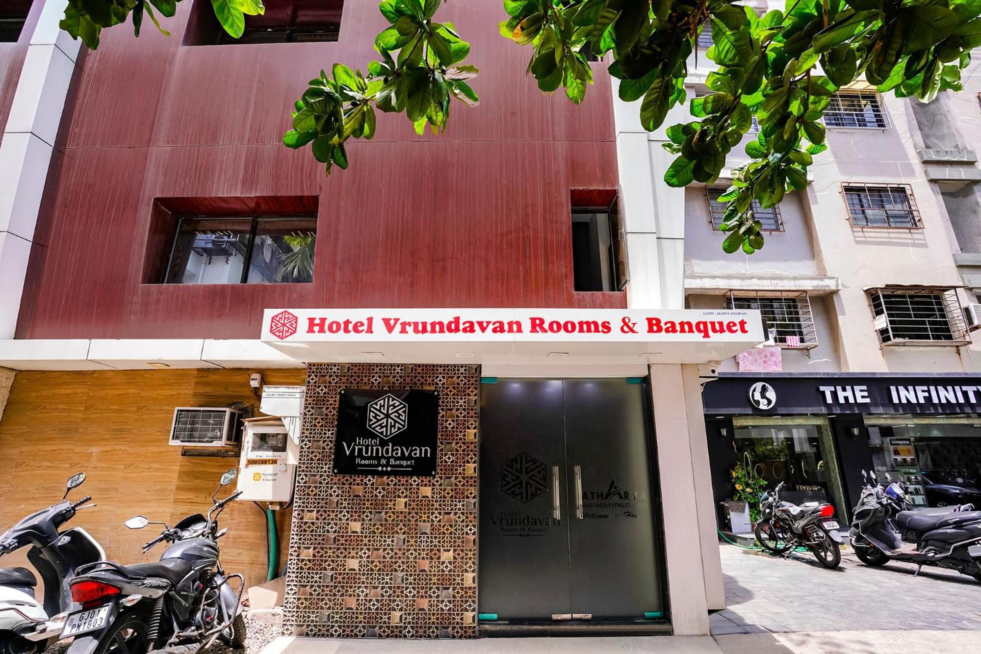 Fabhotel Vrundavan, Athwa Bhatha Zewnętrze zdjęcie